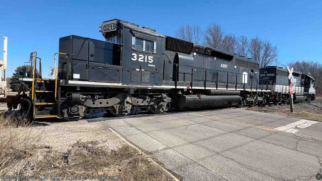 ASRY 3215 is a former NS unit of the same number.